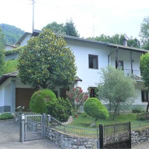 Villa In Vendita a Zogno